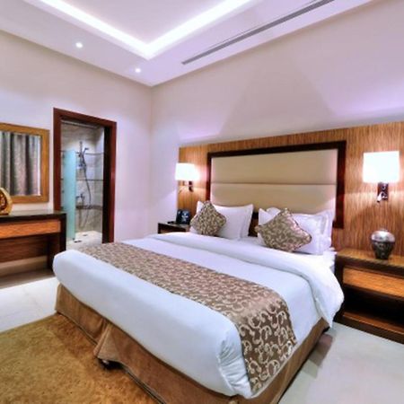 Auris Al Fanar Suites Рияд Екстериор снимка