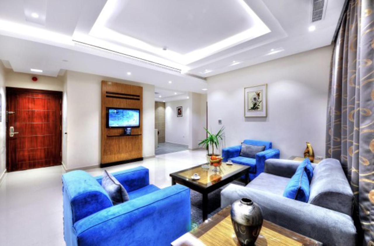 Auris Al Fanar Suites Рияд Екстериор снимка